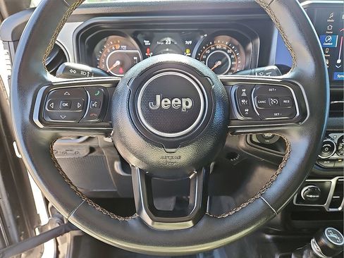 Used 2024 Jeep Gladiator Sport AWD/4WD image 24