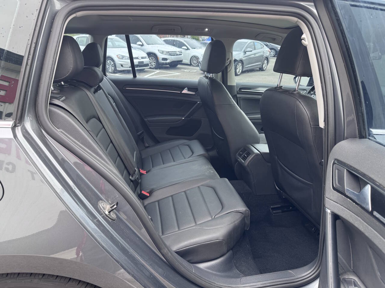 Used 2017 Volkswagen Golf S FWD image 21