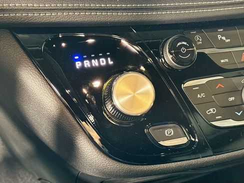New 2026 Chrysler Pacifica Select FWD image 17