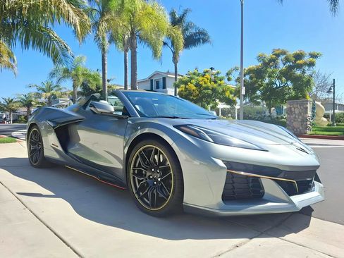 Used 2024 Chevrolet Corvette Z06 RWD image 8