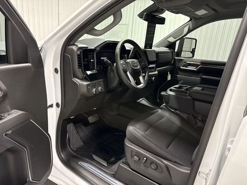 New 2026 GMC Sierra 2500 SLE w/ SLE Value Package; image 10