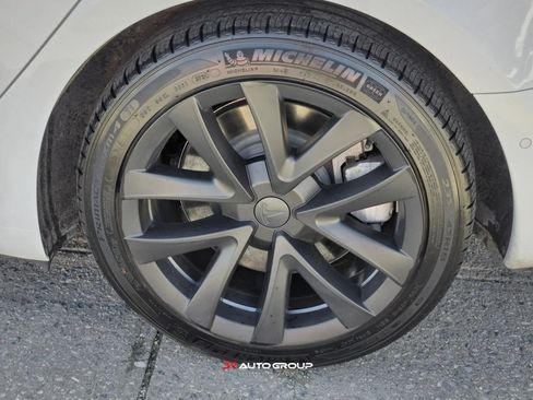 Used 2022 Tesla Model 3 Long Range AWD/4WD image 9