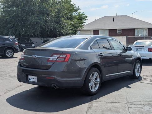Used 2016 Ford Taurus SEL image 3