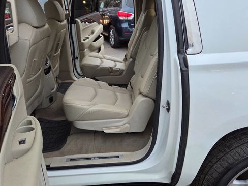 Used 2016 Cadillac Escalade ESV Premium image 27