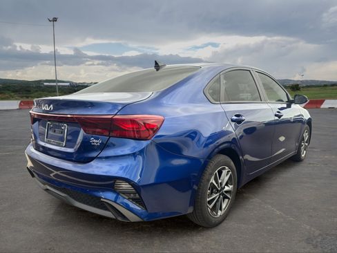 Certified 2023 Kia Forte LXS w/ LXS Technology Package FWD image 3