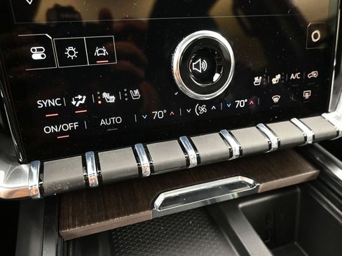 New 2026 GMC Acadia Denali w/ Super Cruise Package image 17