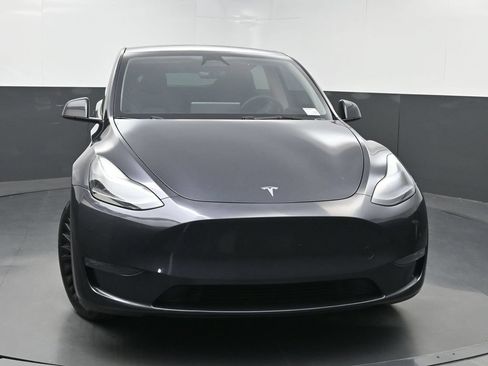 Used 2024 Tesla Model Y Long Range AWD/4WD image 38