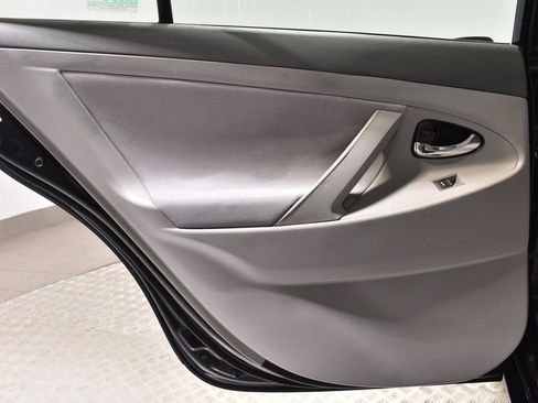 Used 2010 Toyota Camry Hybrid image 23