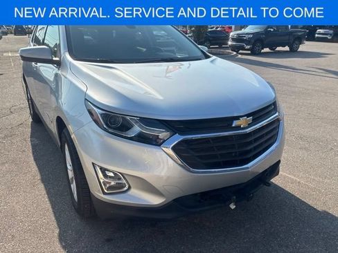 Used 2019 Chevrolet Equinox LT w/ Driver Convenience Package FWD image 4