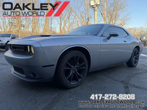 Used 2016 Dodge Challenger SXT w/ Blacktop Package image 1