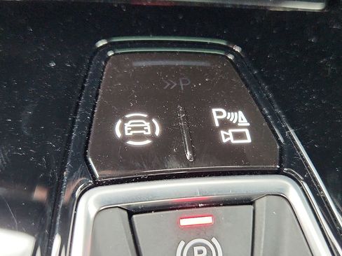 Used 2024 Audi Q4 e-tron Premium Plus image 25