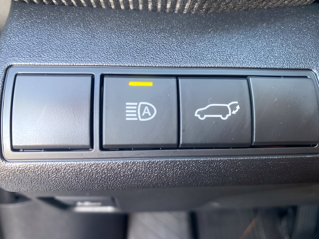 Used 2025 Toyota bZ4X AWD w/ Weather Package image 18