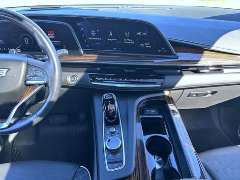 Certified 2024 Cadillac Escalade ESV Premium Luxury w/ Performance Package image 18