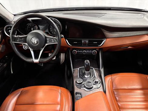 Used 2017 Alfa Romeo Giulia Ti w/ Lusso Package image 10