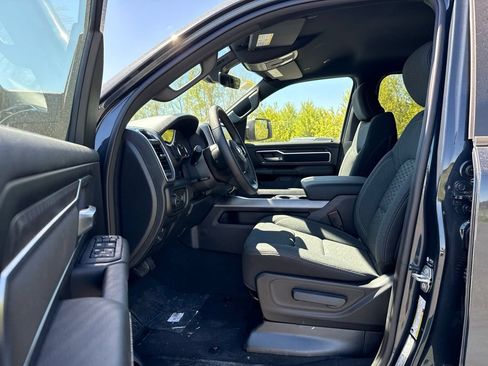 New 2026 RAM 1500 4x4 Crew Cab image 17
