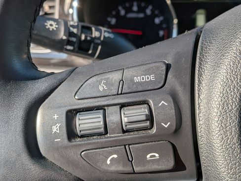 Used 2020 Kia Sedona SX image 21