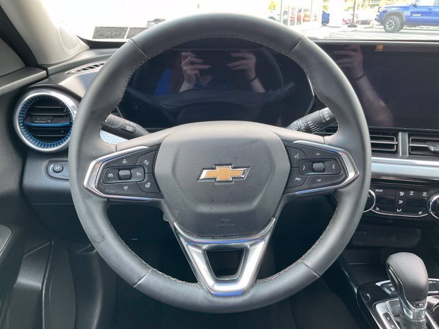 Used 2024 Chevrolet Trax LT w/ Driver Confidence Package FWD image 5
