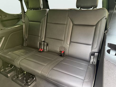 Used 2022 GMC Yukon SLT w/ SLT Luxury Package AWD/4WD image 15
