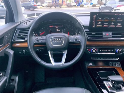 Certified 2023 Audi Q5 2.0T Premium w/ Convenience Package image 5