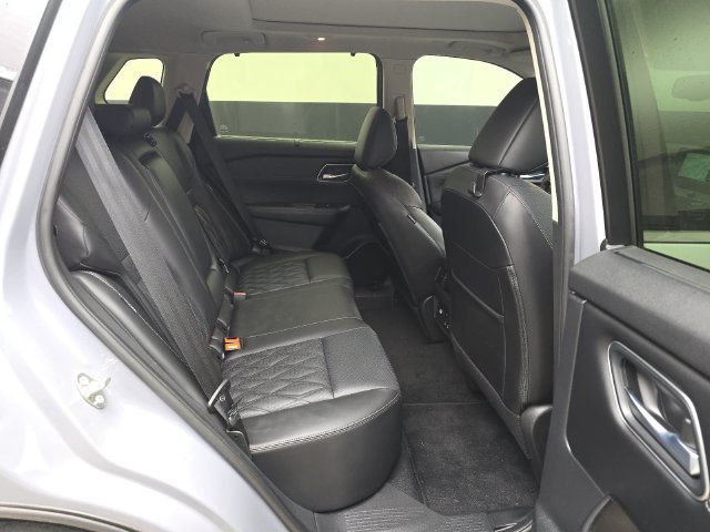Used 2024 Nissan Rogue Platinum w/ Platinum Premium Package FWD image 27