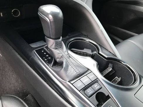 Used 2019 Toyota Camry SE image 7