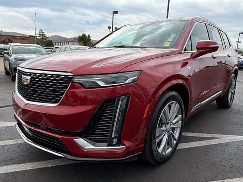 Used 2023 Cadillac XT6 Premium Luxury AWD/4WD image 7