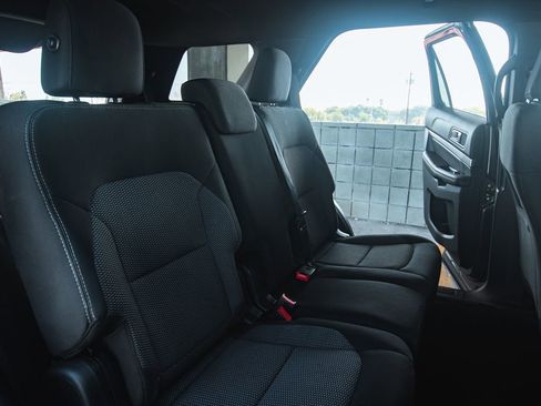 Used 2019 Ford Explorer XLT w/ Equipment Group 201A image 16