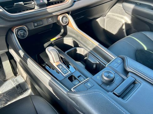 Used 2025 Toyota Grand Highlander Hybrid MAX Platinum image 18