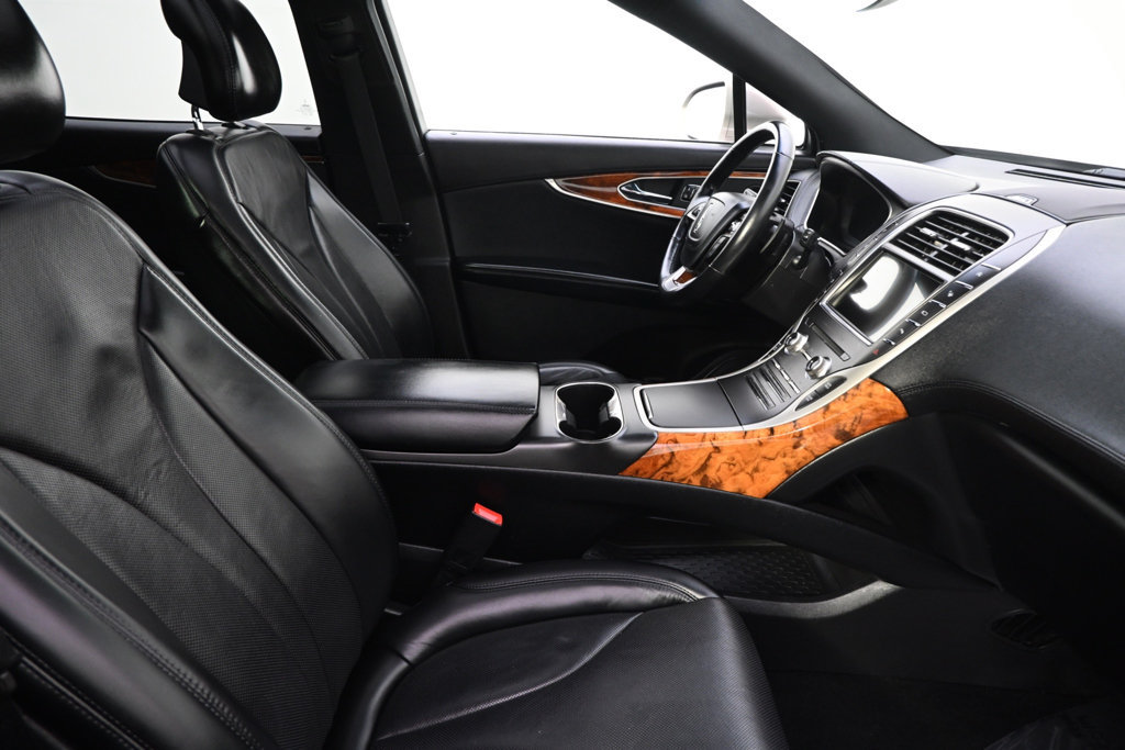 Used 2019 Lincoln Nautilus Reserve AWD/4WD image 16