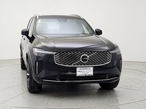 New 2026 Volvo XC90 B5 Core image 2