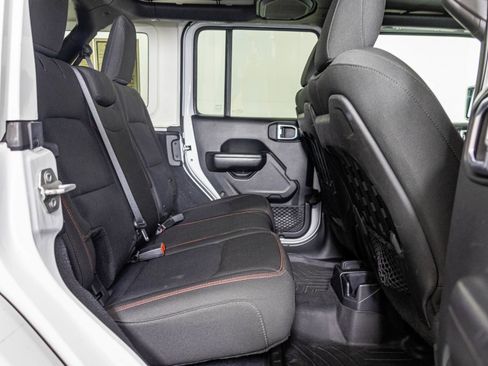 Used 2018 Jeep Wrangler Unlimited Rubicon w/ Cold Weather Group AWD/4WD image 41