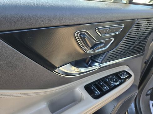 Used 2022 Lincoln Corsair AWD w/ Equipment Group 101A image 38