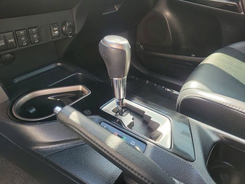 Used 2016 Toyota RAV4 Limited w/ Advanced Technology Package image 33