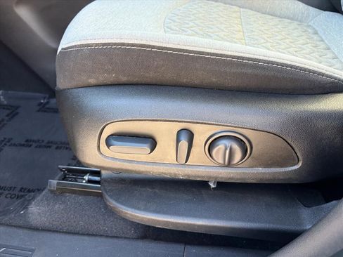 Used 2023 Chevrolet Equinox LS image 14