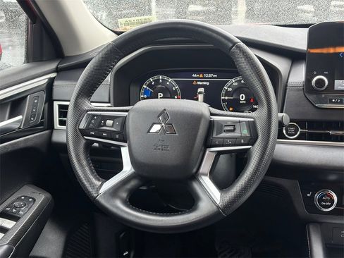 Used 2023 Mitsubishi Outlander SEL image 27