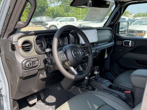 New 2026 Jeep Gladiator Mojave AWD/4WD image 15