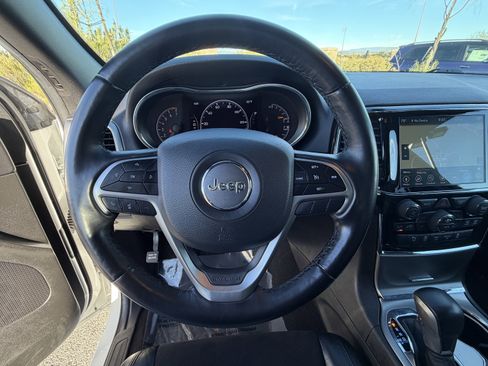 Used 2021 Jeep Grand Cherokee Laredo X image 24