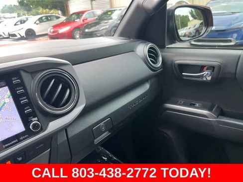 Used 2022 Toyota Tacoma TRD Sport w/ TRD Premium Sport Package AWD/4WD image 27
