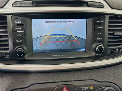 Used 2018 Kia Sorento LX image 13