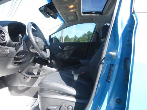 Used 2022 Hyundai Kona Limited image 10