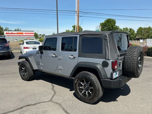 Used 2017 Jeep Wrangler Unlimited Sport w/ Connectivity Group AWD/4WD image 9