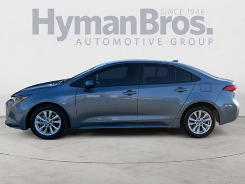 Used 2025 Toyota Corolla LE w/ LE Premium Package FWD image 6