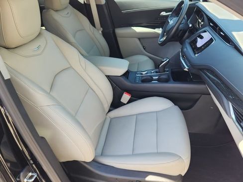Used 2023 Cadillac XT4 Premium Luxury w/ Cold Weather Package FWD image 13