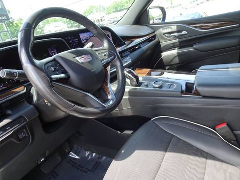 Used 2021 Cadillac Escalade Premium Luxury AWD/4WD image 13