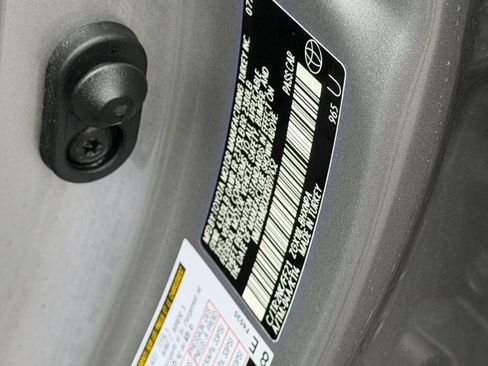 Used 2019 Toyota C-HR XLE image 26