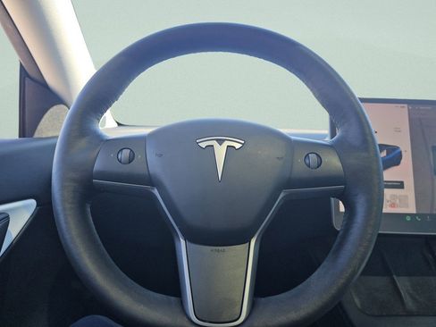 Used 2021 Tesla Model Y Performance image 29
