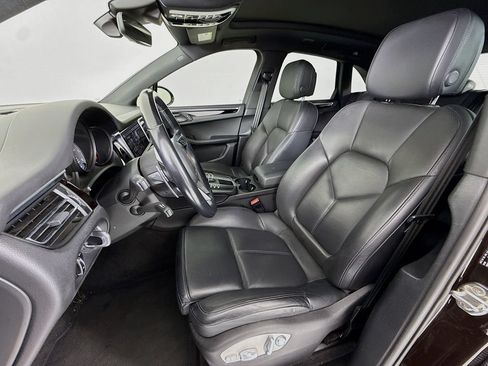 Certified 2021 Porsche Macan S AWD/4WD image 5