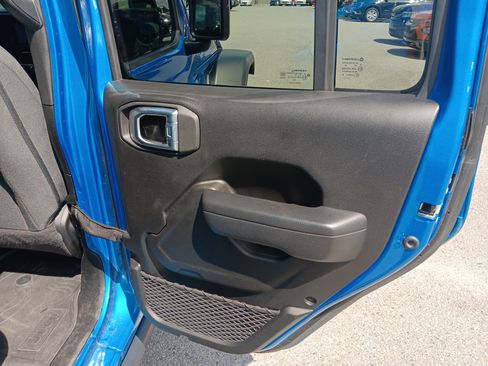 Used 2024 Jeep Wrangler Unlimited Sport AWD/4WD image 19