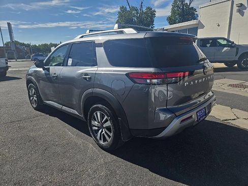 Used 2024 Nissan Pathfinder SL w/ Cargo Package AWD/4WD image 7