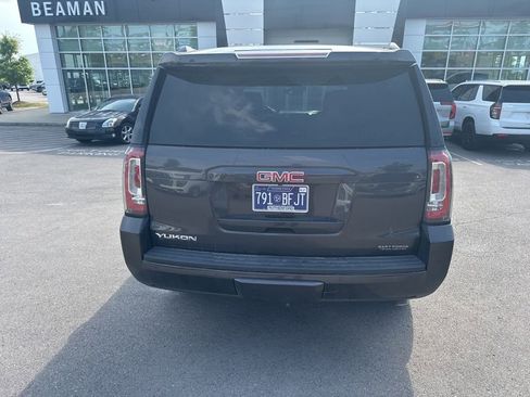 Used 2017 GMC Yukon SLT w/ Premium Edition AWD/4WD image 10